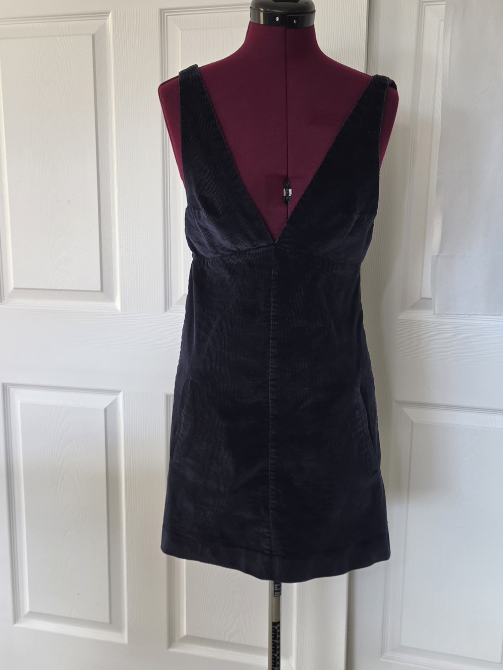 Navy V Corduroy Mini Dress Pinafore Size 3/4 Dark Academia Fall Layering Preppy